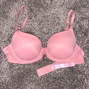 PINK victoria’s secret bra